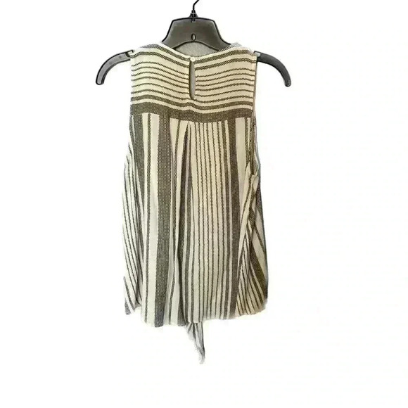 Staccato Sleeveless Top - Picture 2 of 5